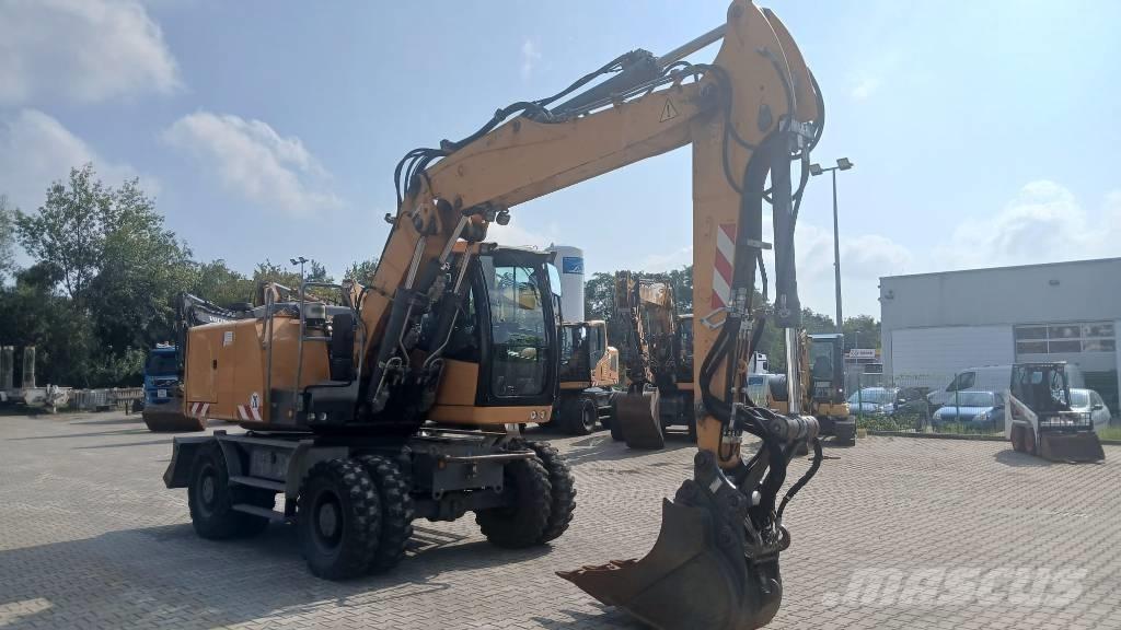 Liebherr A 916 Pelle sur pneus