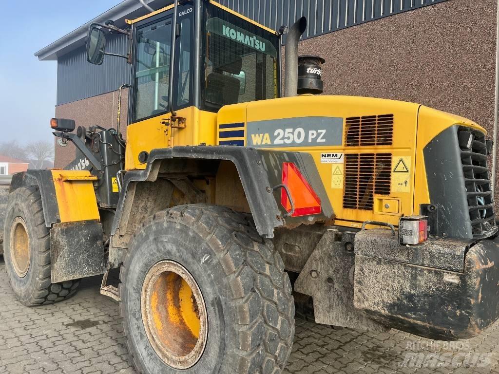 Komatsu WA 250 PZ-5 Chargeuse sur pneus