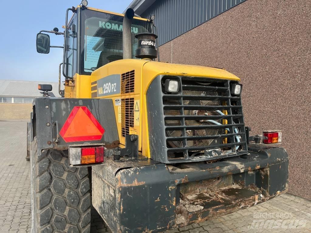 Komatsu WA 250 PZ-5 Chargeuse sur pneus