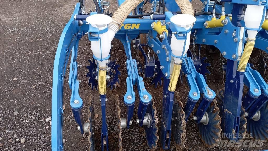 Farmet STRIP-TILL 6N Charrue à dents