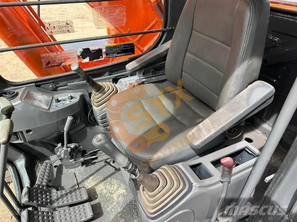 Hitachi EX 200 Pelle sur chenilles