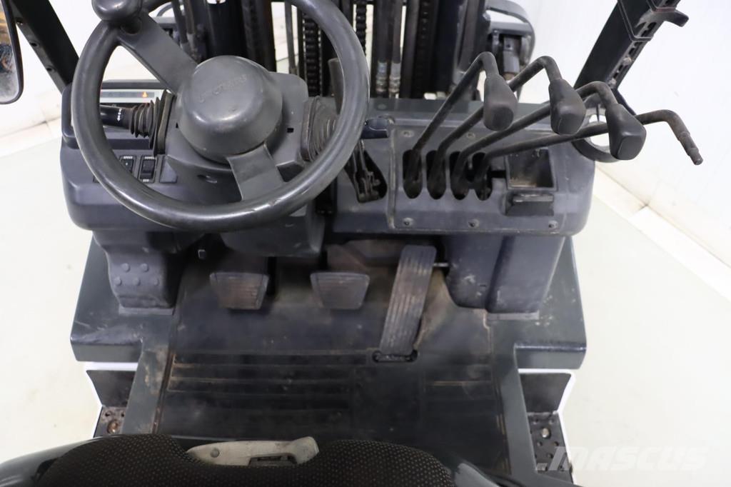 Nissan U1D2A20LQ Chariots GPL