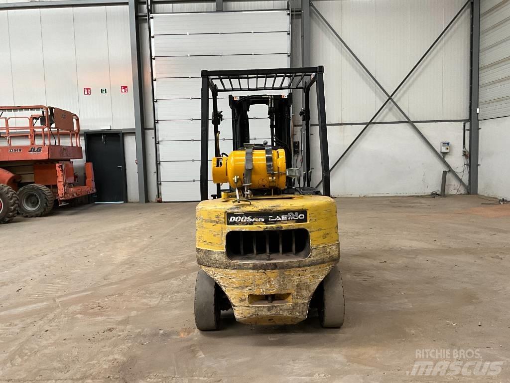 Doosan G 25 P-3 Chariots GPL