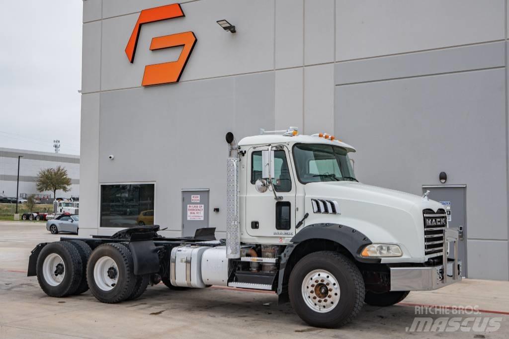 Mack Granite GU 813 Camion benne