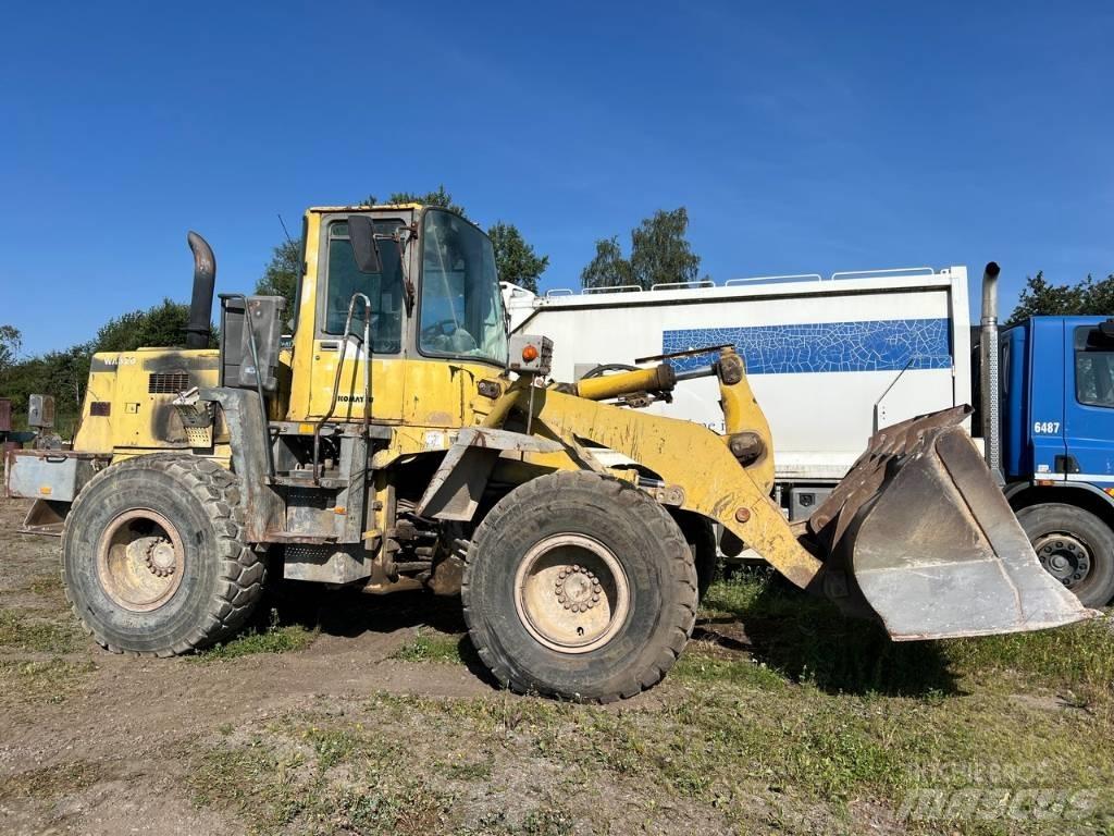Komatsu WA 320 Chargeuse sur pneus