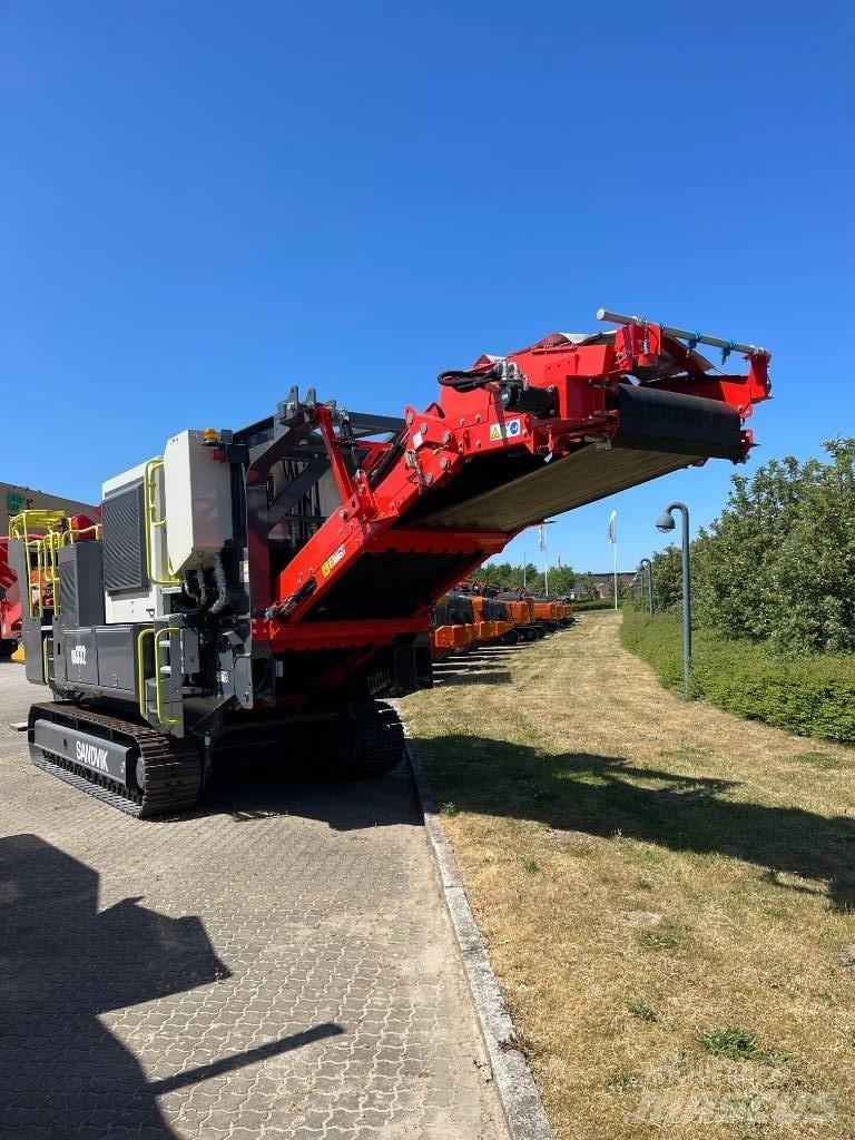 Sandvik QH 332 Concasseur mobile