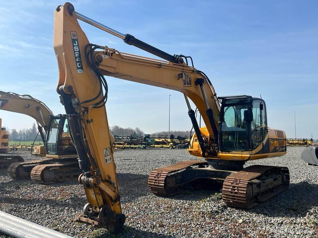JCB 240NLC Pelle sur chenilles