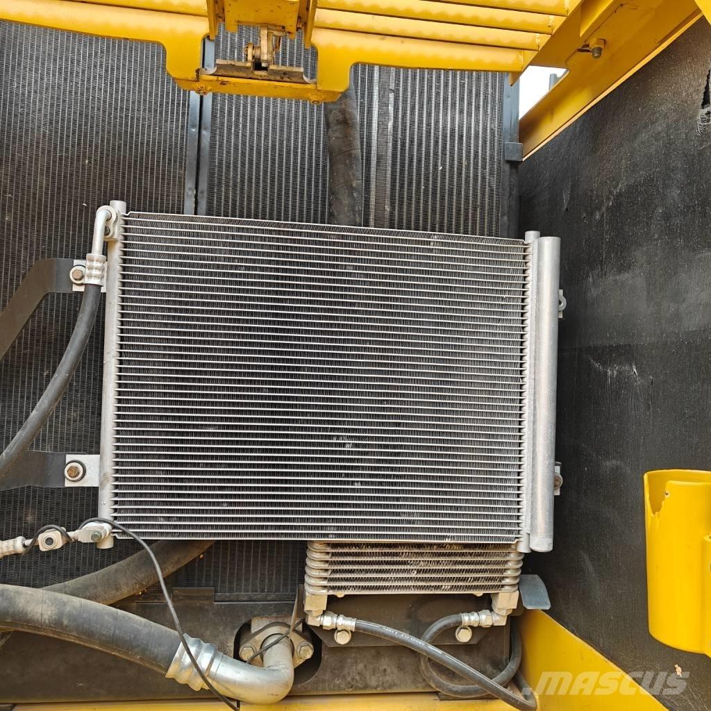 Komatsu 220-8 Pelle sur chenilles
