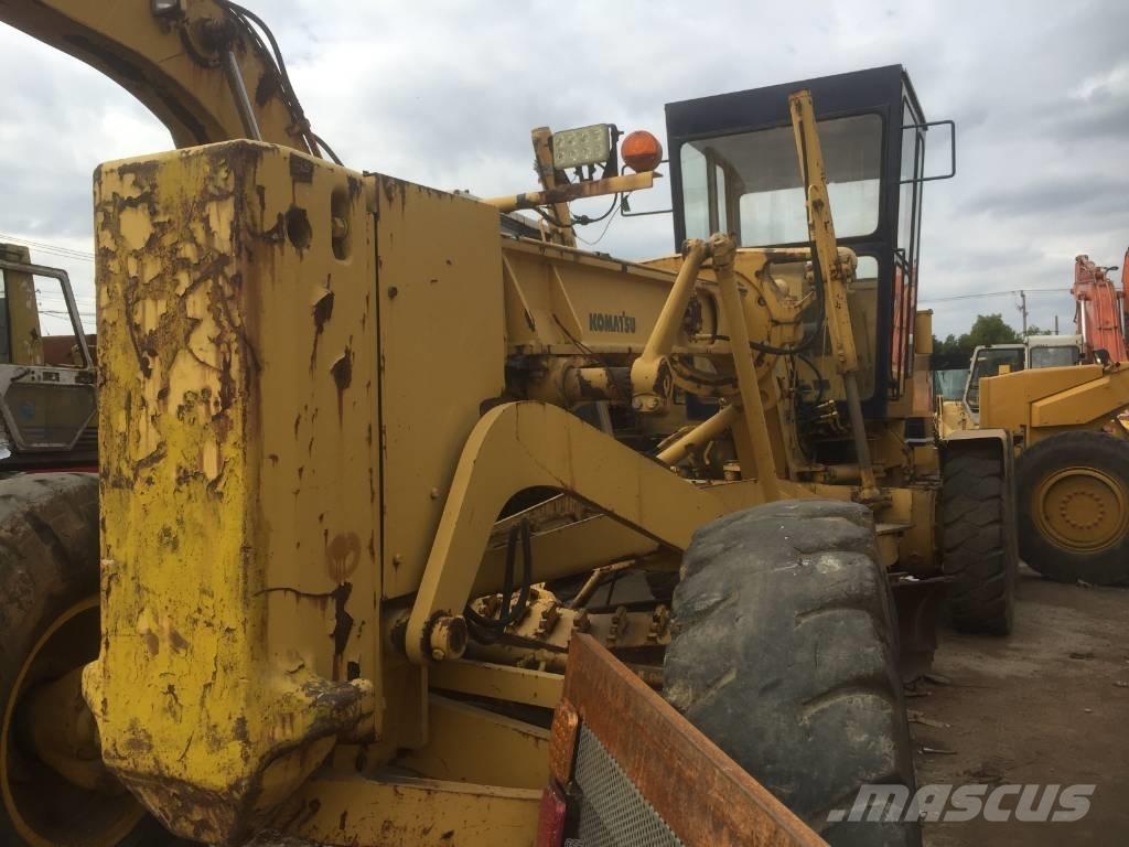 Komatsu GD 623 A Niveleuse