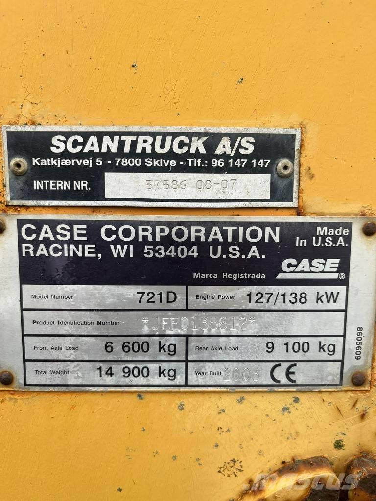 CASE 721 D Chargeuse sur pneus