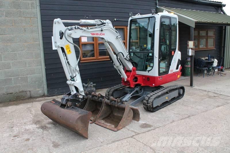 Takeuchi TB 225 Mini pelle < 7t