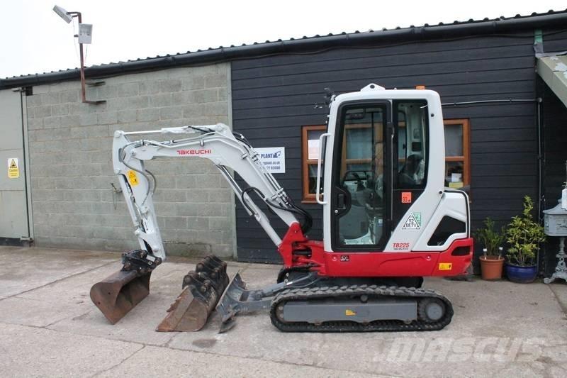 Takeuchi TB 225 Mini pelle < 7t