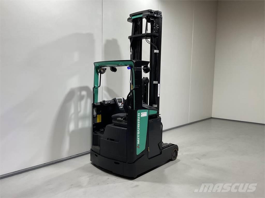 Mitsubishi RB16NH Chariot à mât rétractable