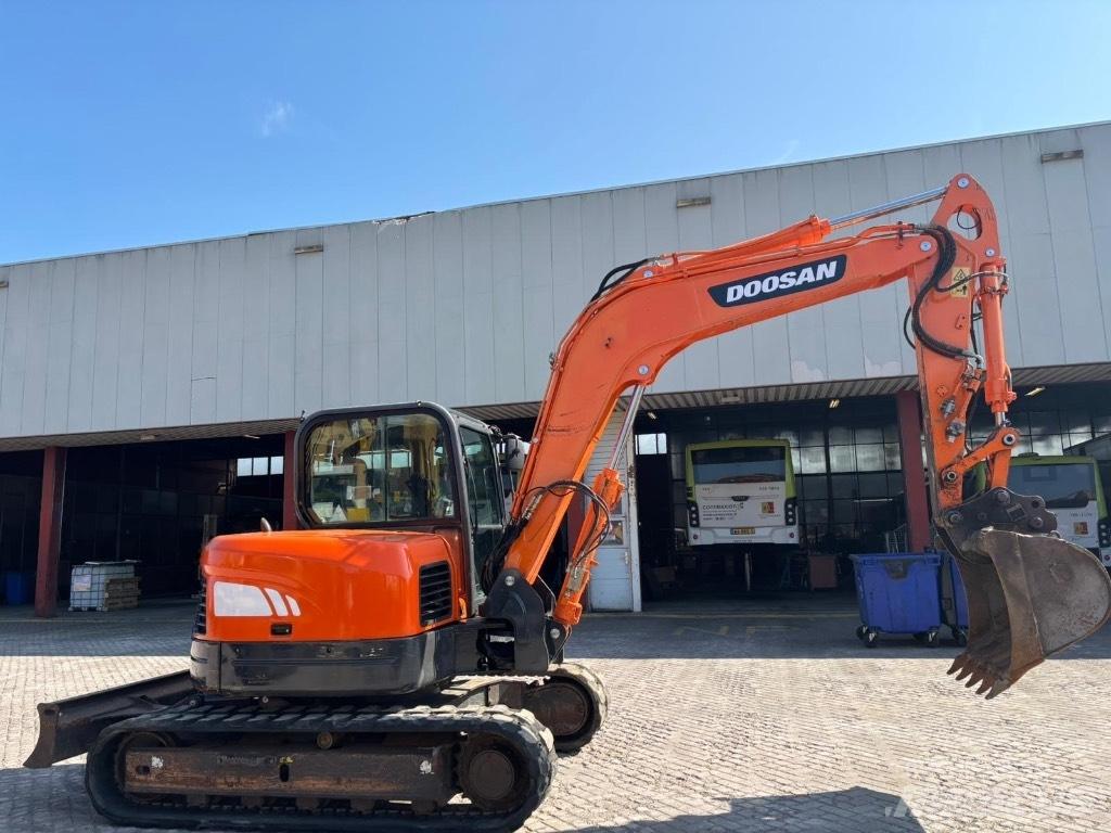 Doosan DX 80 R Mini pelle 7t-12t