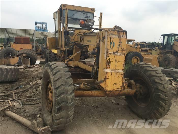 Komatsu GD 511 Niveleuse