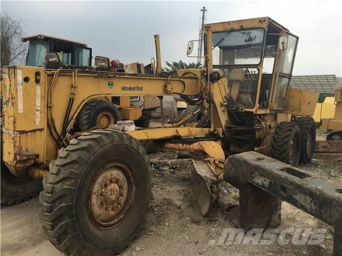 Komatsu GD 511 Niveleuse