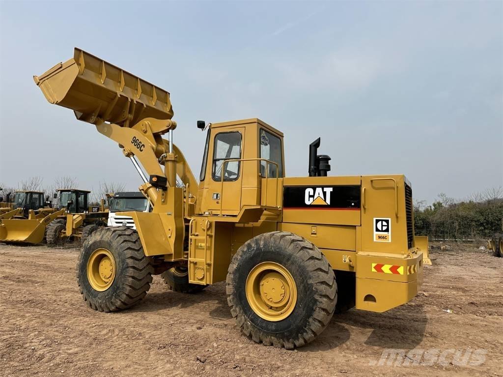 CAT 966 C Chargeuse sur pneus