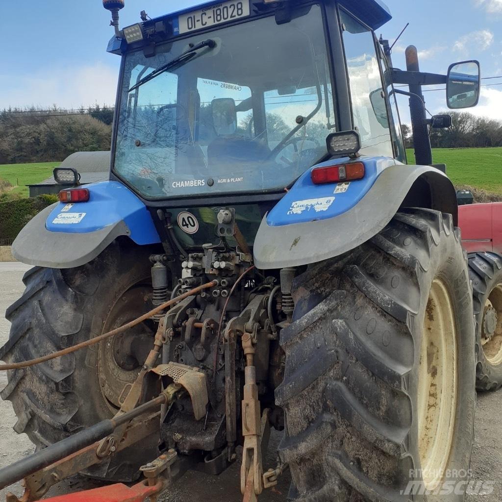 New Holland TM 135 Tracteur