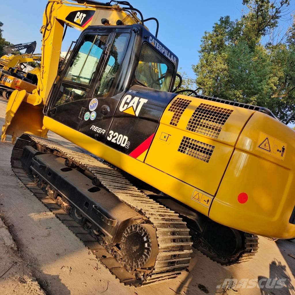 CAT 320 D2 Pelle sur chenilles
