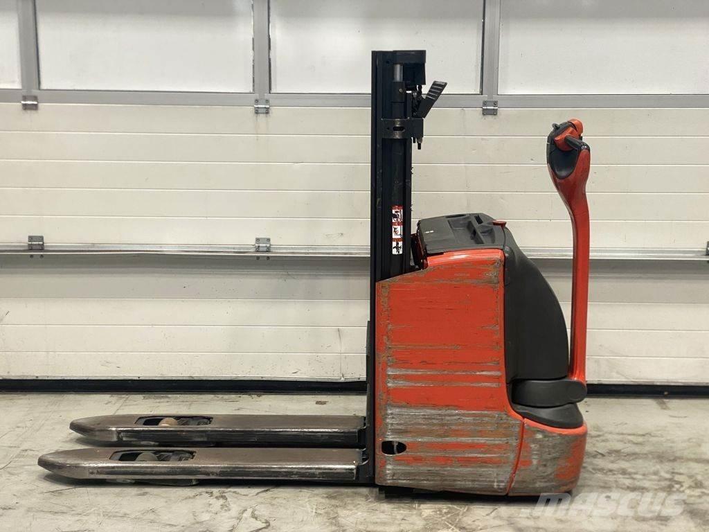 Linde L12 I Gerbeur accompagnant