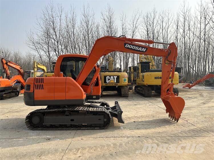Doosan DX75 Pelle sur chenilles