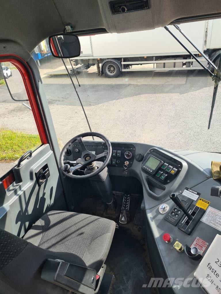 Kalmar TT 612 Tracteur de manœuvre
