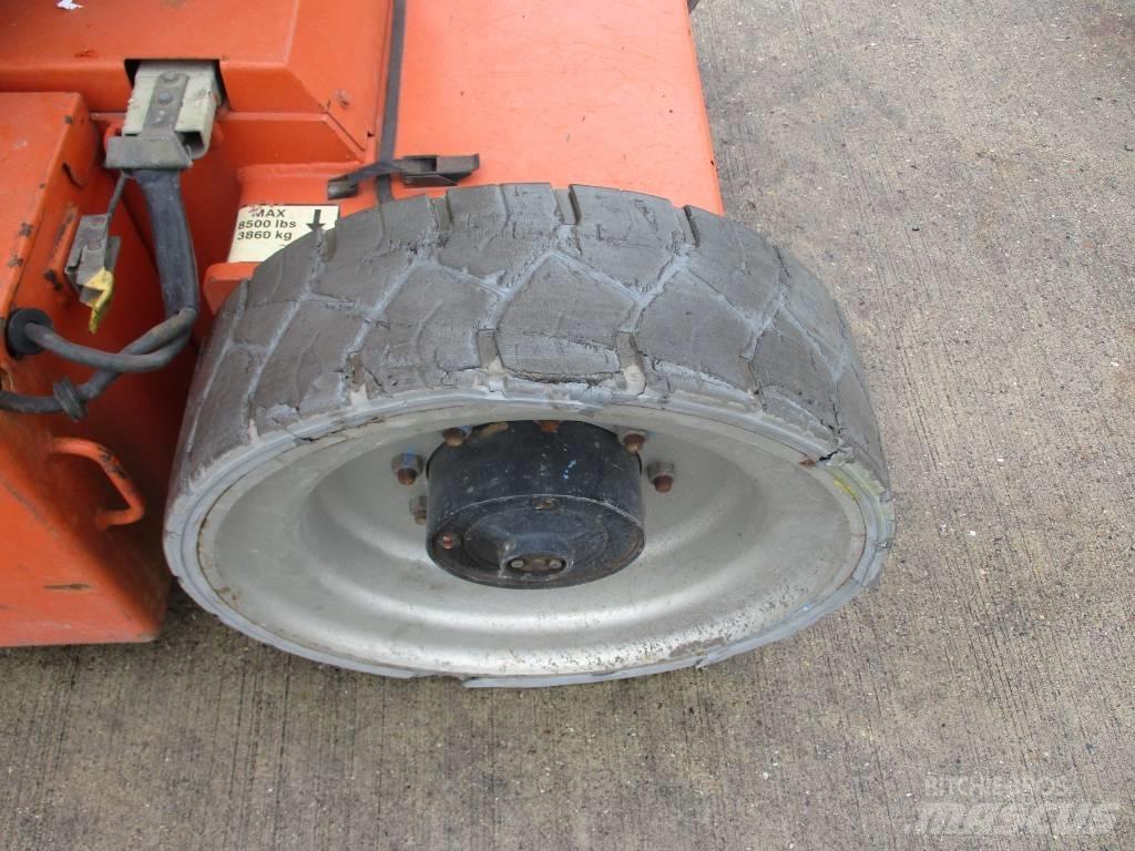 JLG E 300 AJP (718) Nacelle Automotrice