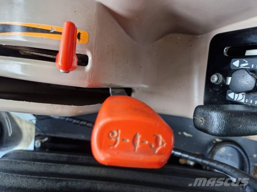 Kubota M 8560 DT Tracteur