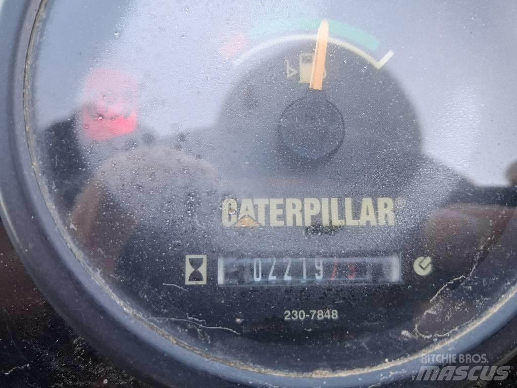 CAT CB 24 Rouleaux tandem