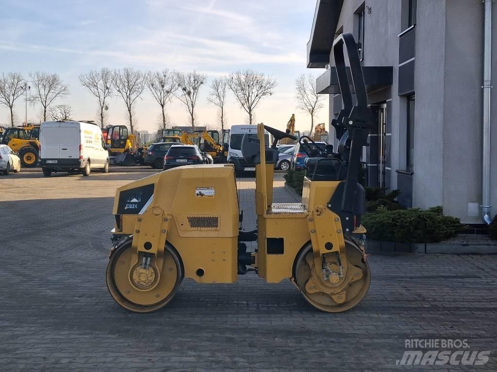 CAT CB 24 Rouleaux tandem