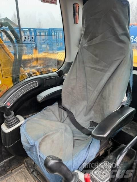 JCB JS 175 W Pelle sur pneus