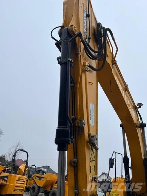 JCB JS 175 W Pelle sur pneus