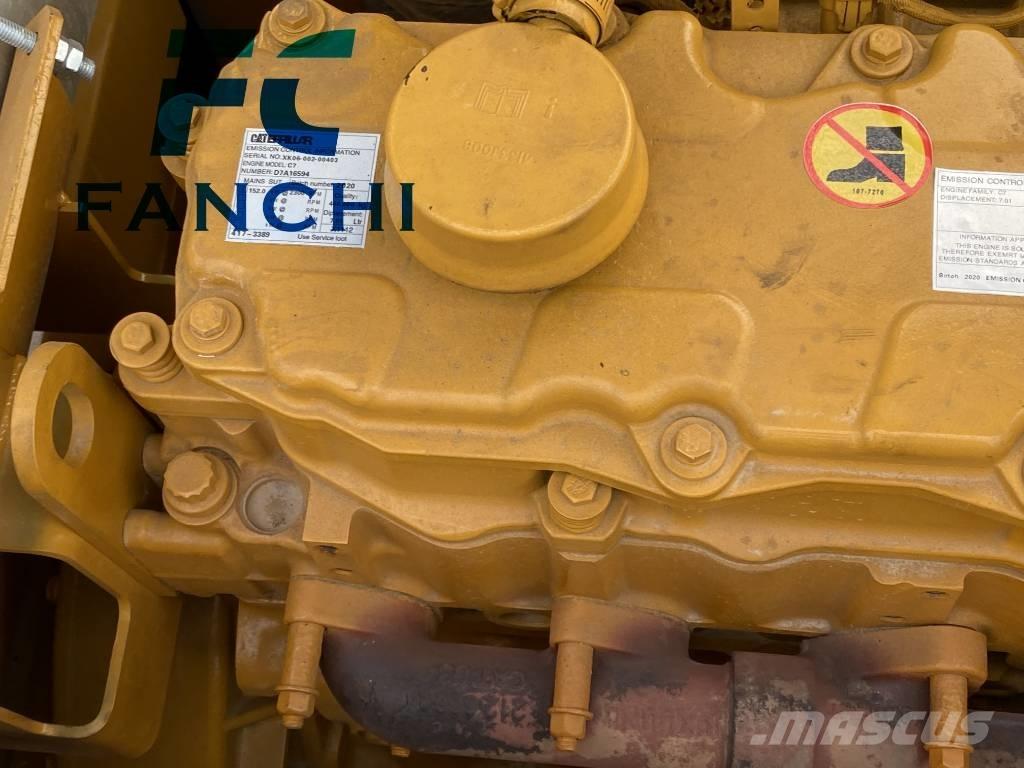 CAT 324 D Pelle sur chenilles