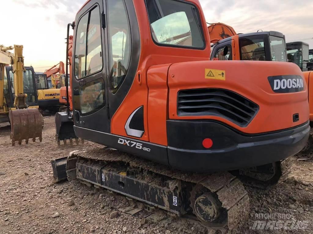 Doosan 75-9c Pelle sur chenilles