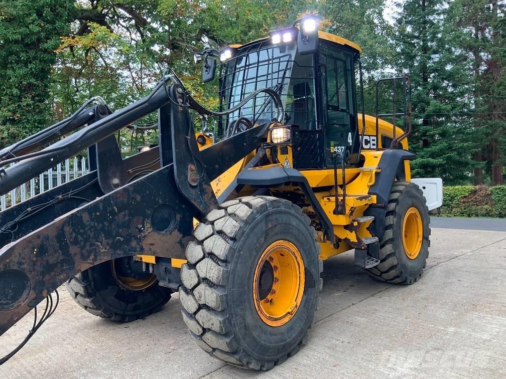 JCB 437 HT Chargeuse sur pneus