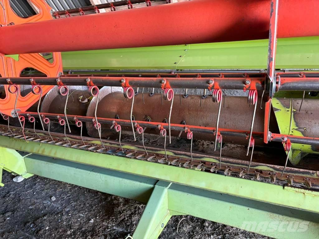 CLAAS Tucano 320 Moissonneuse batteuse