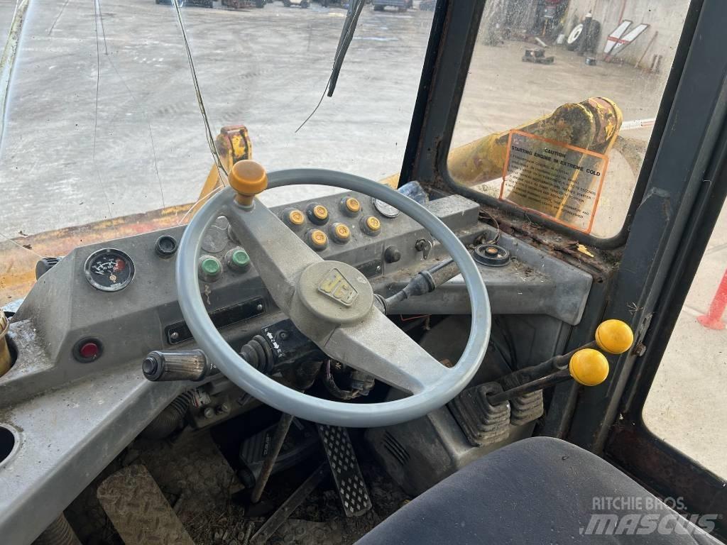 JCB 410 Chargeuse sur pneus