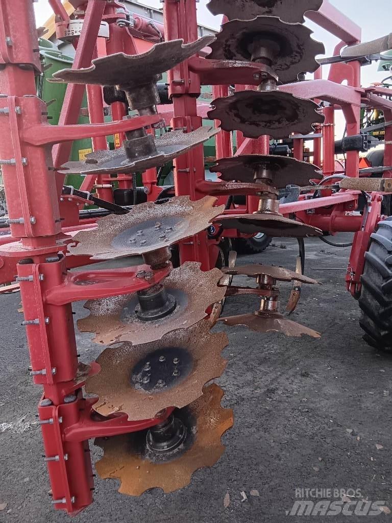 Horsch Terrano 4 MT Déchaumeur, cultivateur