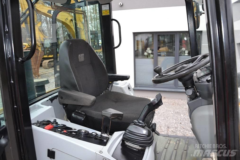 CAT 908 H 2 Chargeuse sur pneus