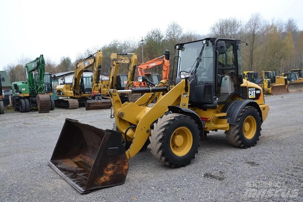 CAT 908 H 2 Chargeuse sur pneus