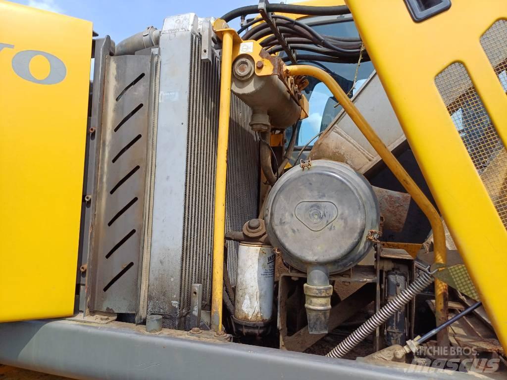Volvo EW 160 B Pelle sur pneus