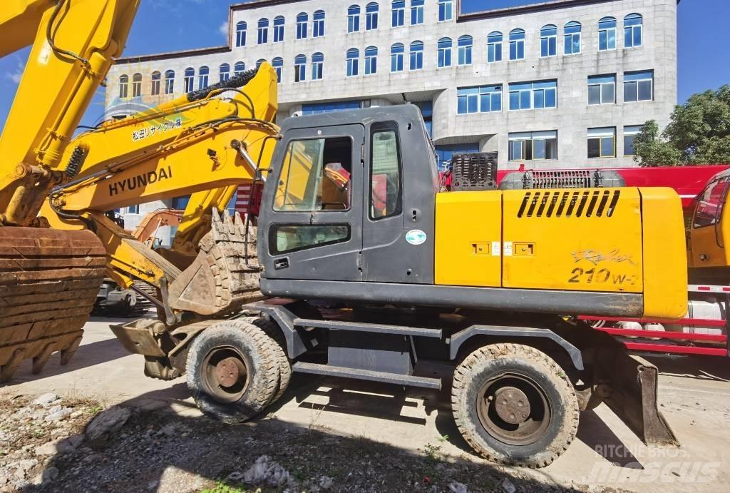 Hyundai R210W-7 Pelle sur pneus