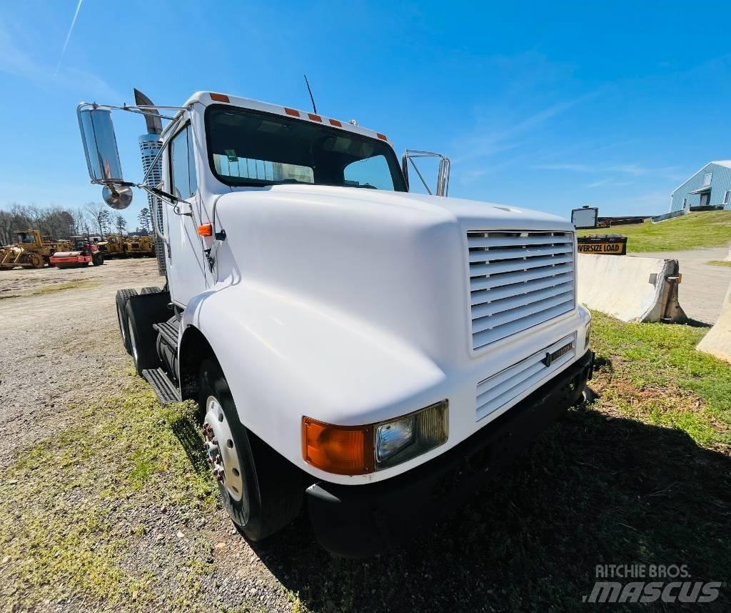International 8200 Tracteur routier