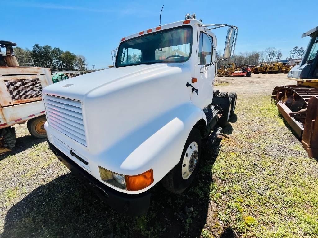 International 8200 Tracteur routier