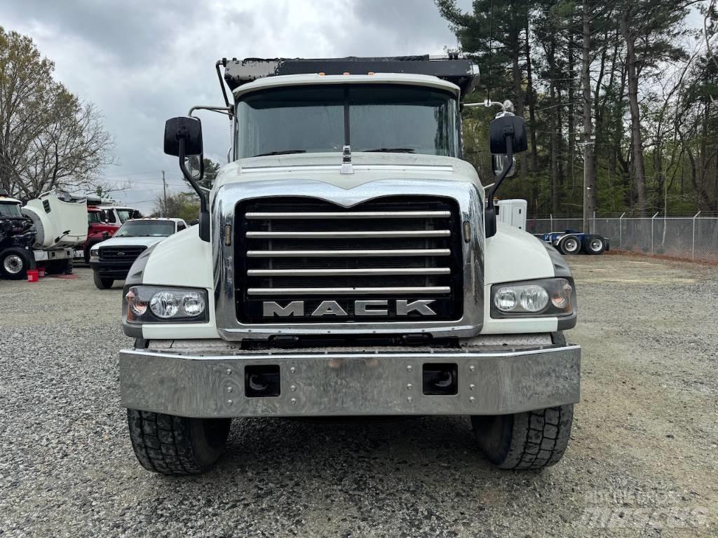 Mack GU433 Camion benne