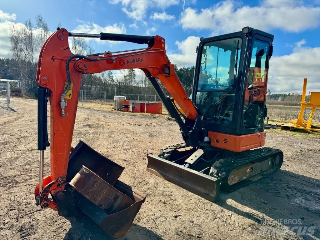 Hitachi ZX 26 U-6 Mini pelle < 7t