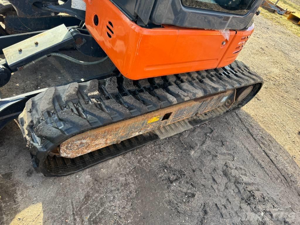 Hitachi ZX 26 U-6 Mini pelle < 7t