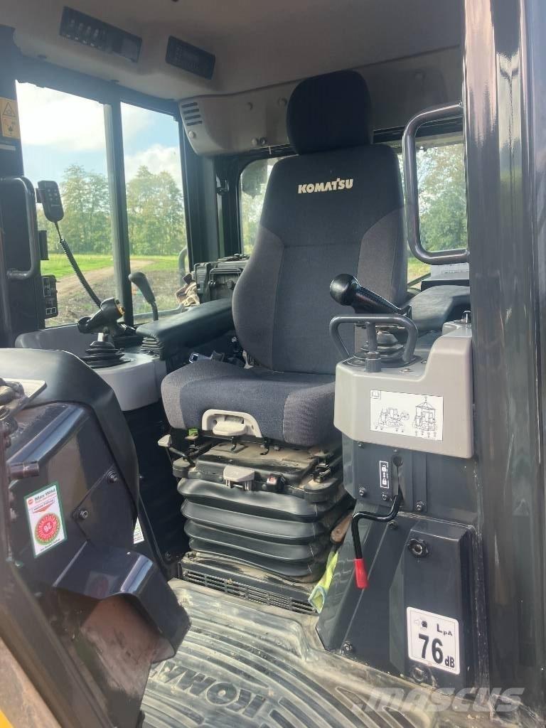 Komatsu D51PXi - 24 Bouteurs sur chenilles
