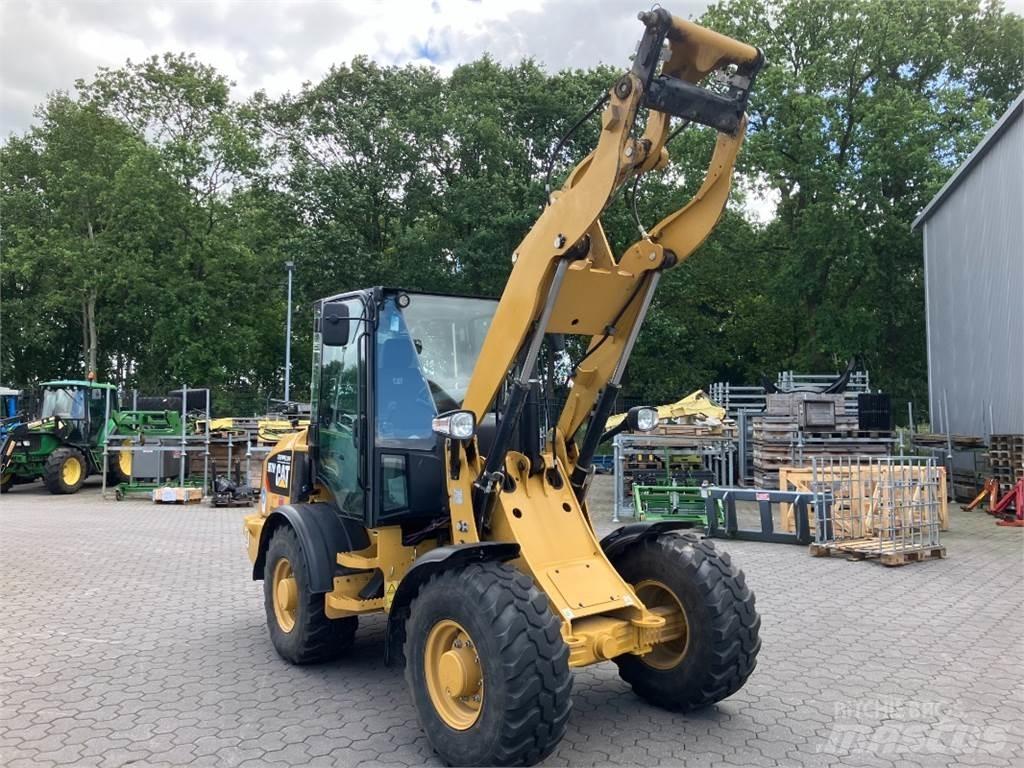 CAT 907 Chargeuse sur pneus