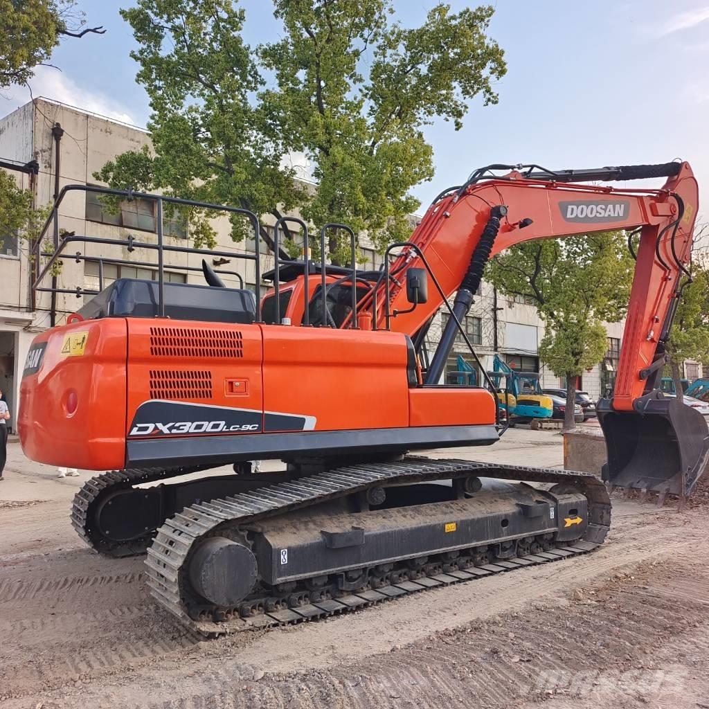 Doosan DX300LC-9C Pelle sur chenilles